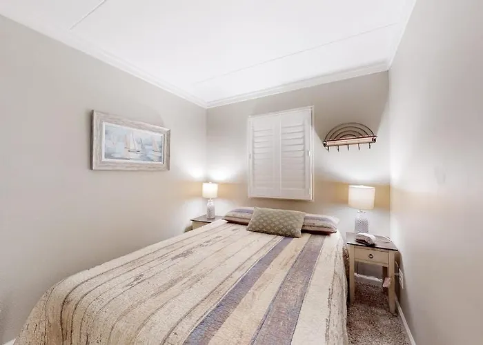 Spacious With Balcony Views Pools Gym & Ac Ocean City