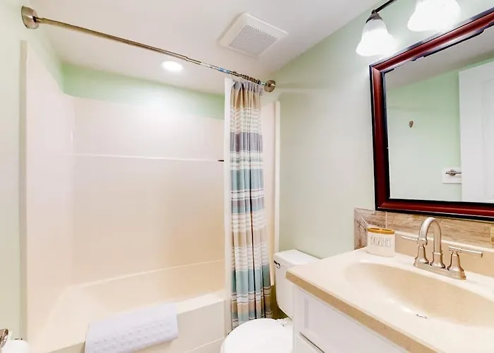 Spacious With Balcony Views Pools Gym & Ac