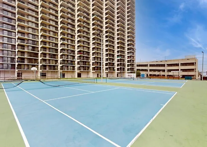 Spacious With Balcony Views Pools Gym & Ac *