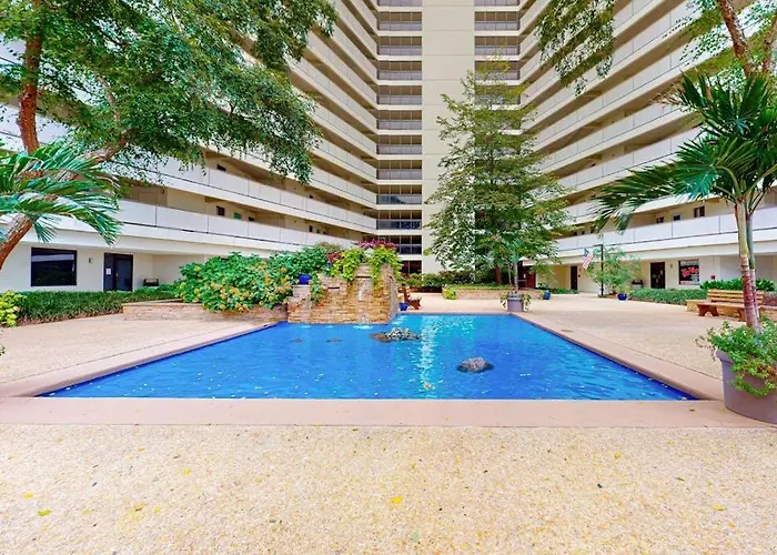 Holiday home Spacious With Balcony Views Pools Gym & Ac