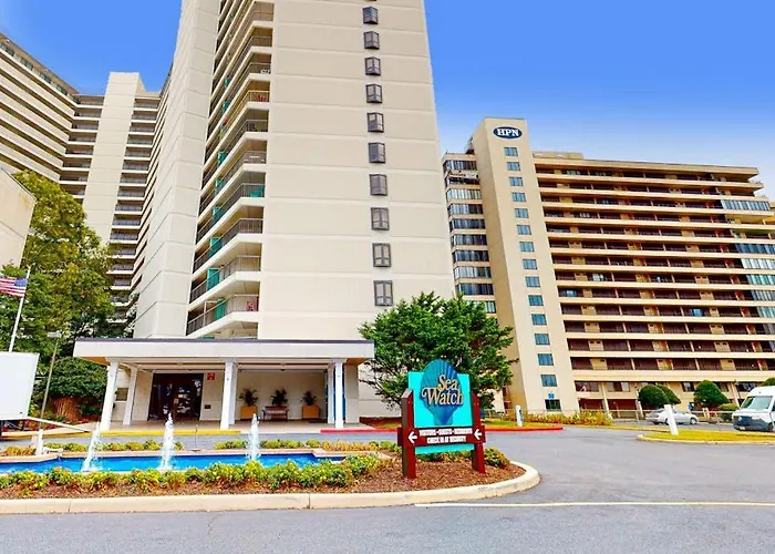 Spacious With Balcony Views Pools Gym & Ac Holiday home *